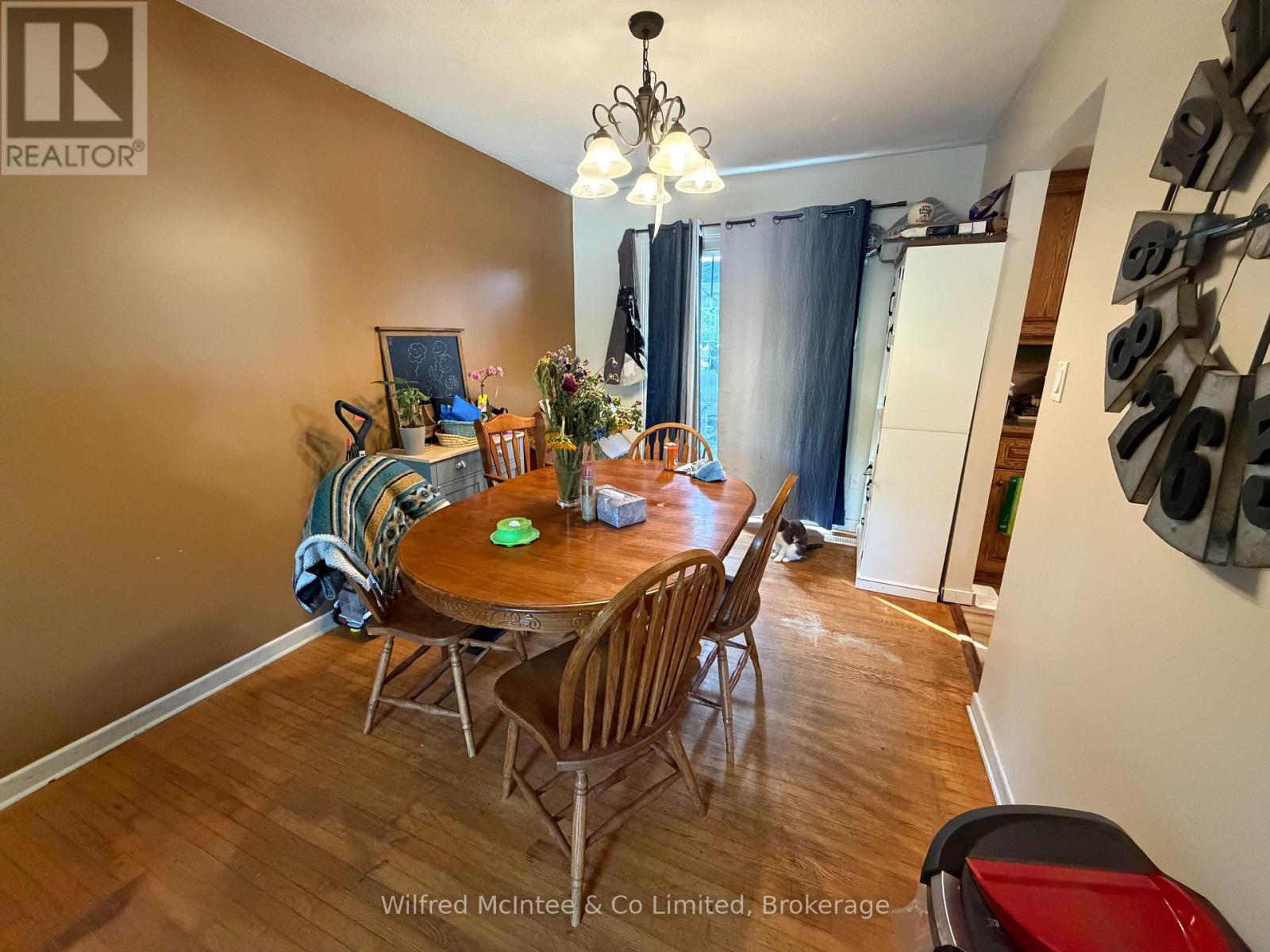 2 PARKVIEW COURT