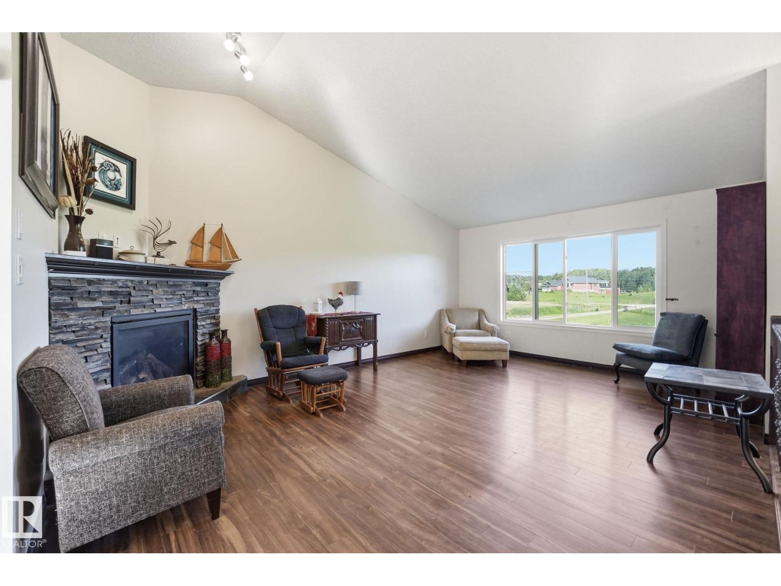 #20 54514 RGE ROAD 12