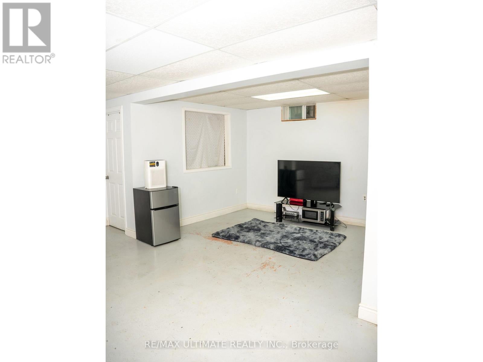 B - 1139 15TH STREET E