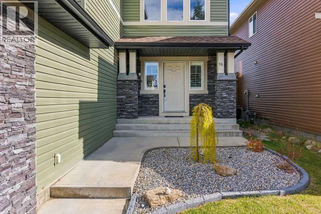 98 Evergreen Common SW