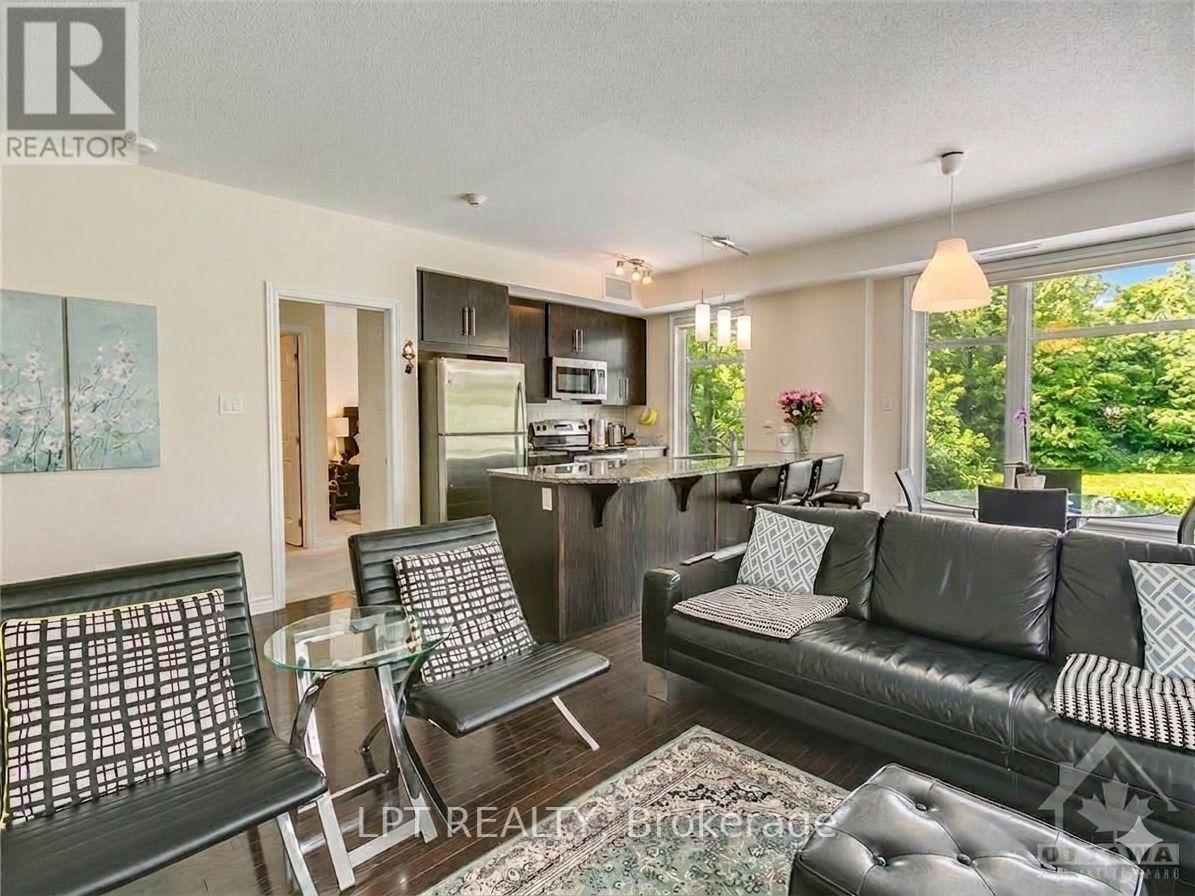 203 - 190 GUELPH PRIVATE
