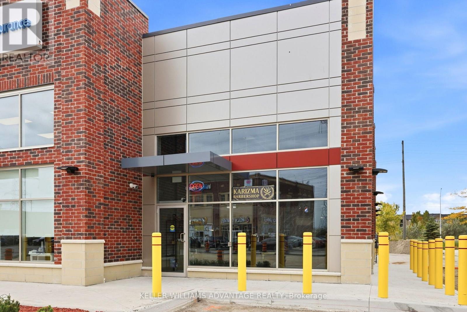 7 - 41 JAMES SNOW PKWY N PARKWAY