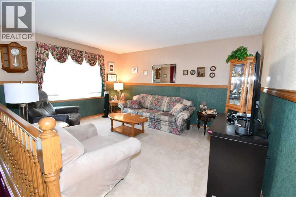 39 Chinook Road W