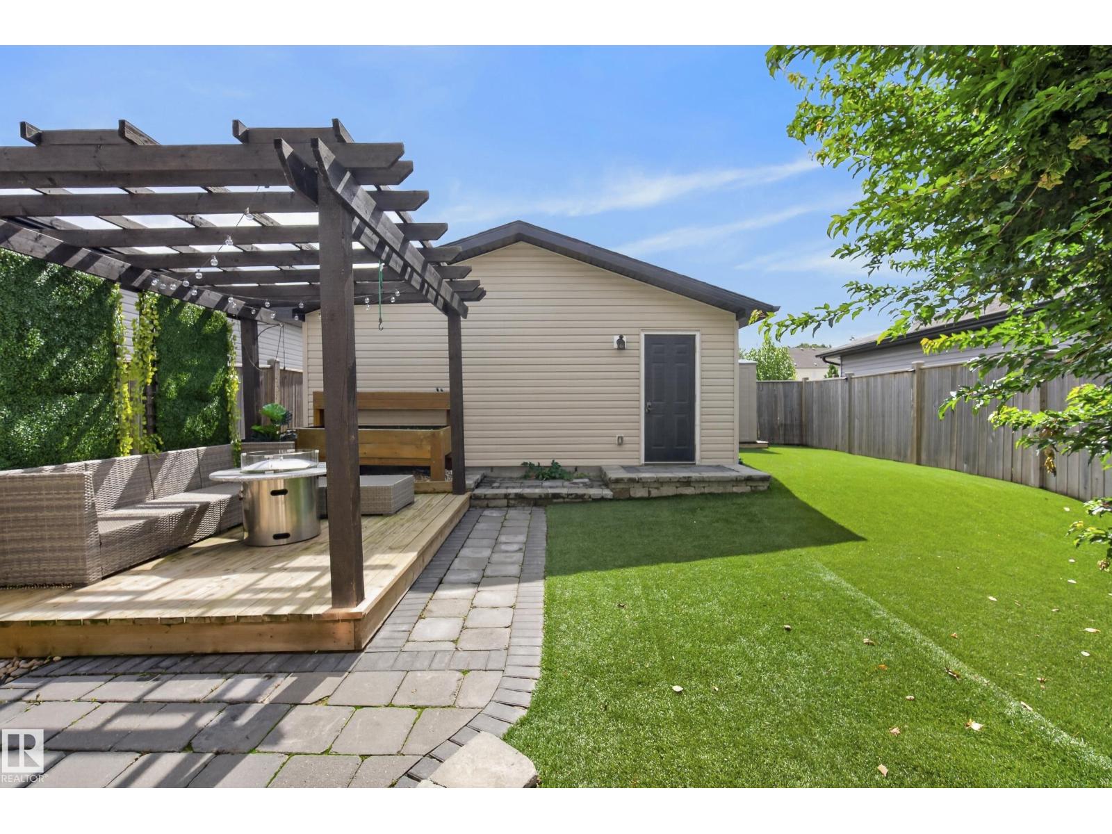21711 99 AV NW