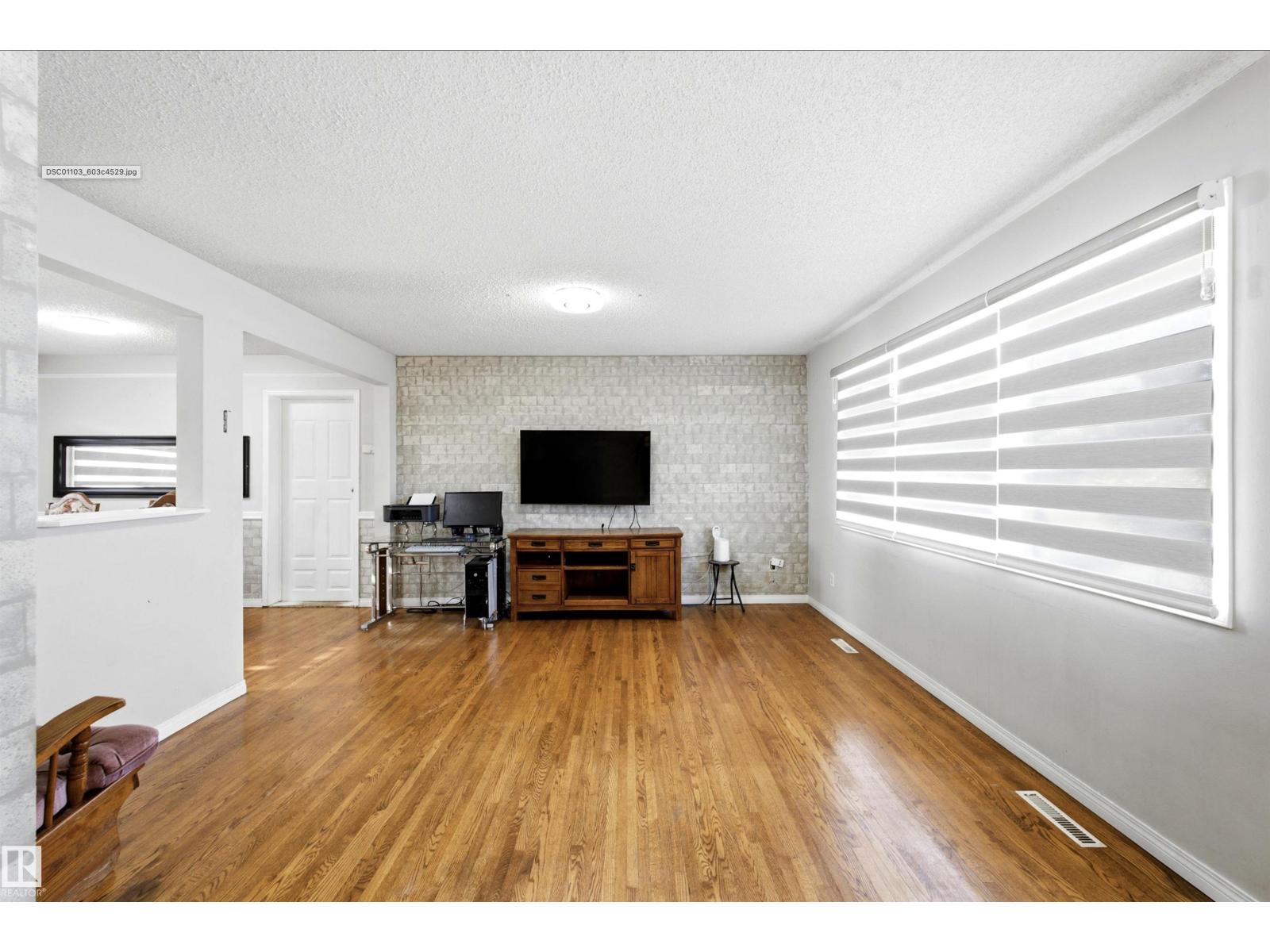 13604 90A ST NW