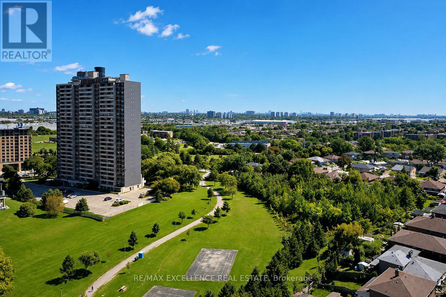 2105 - 3390 WESTON ROAD