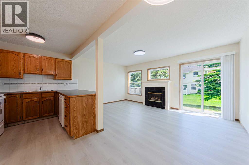 88 Country Hills Villas NW