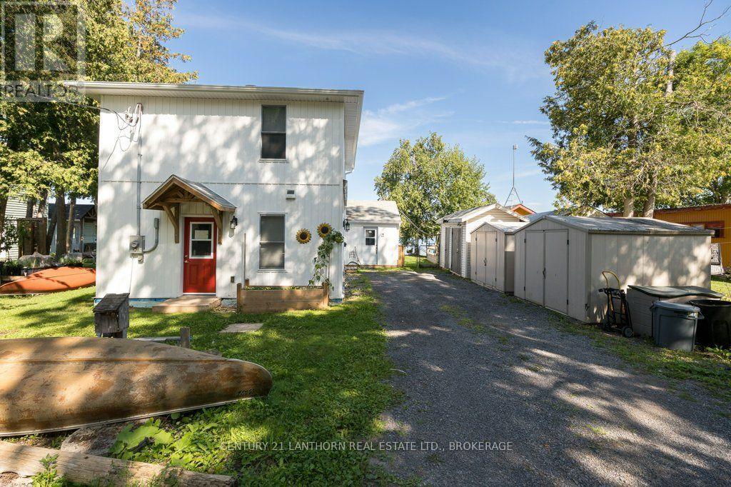 74 COTTAGE LANE