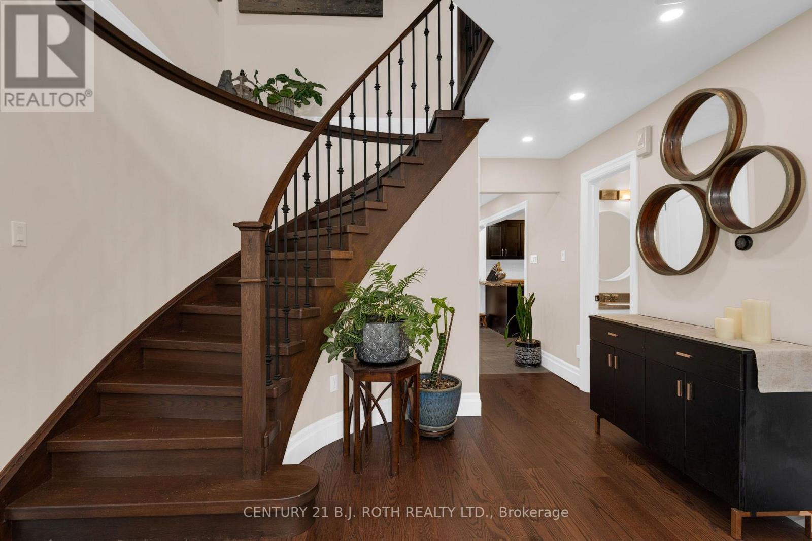 2 BRUSHWOOD CRESCENT