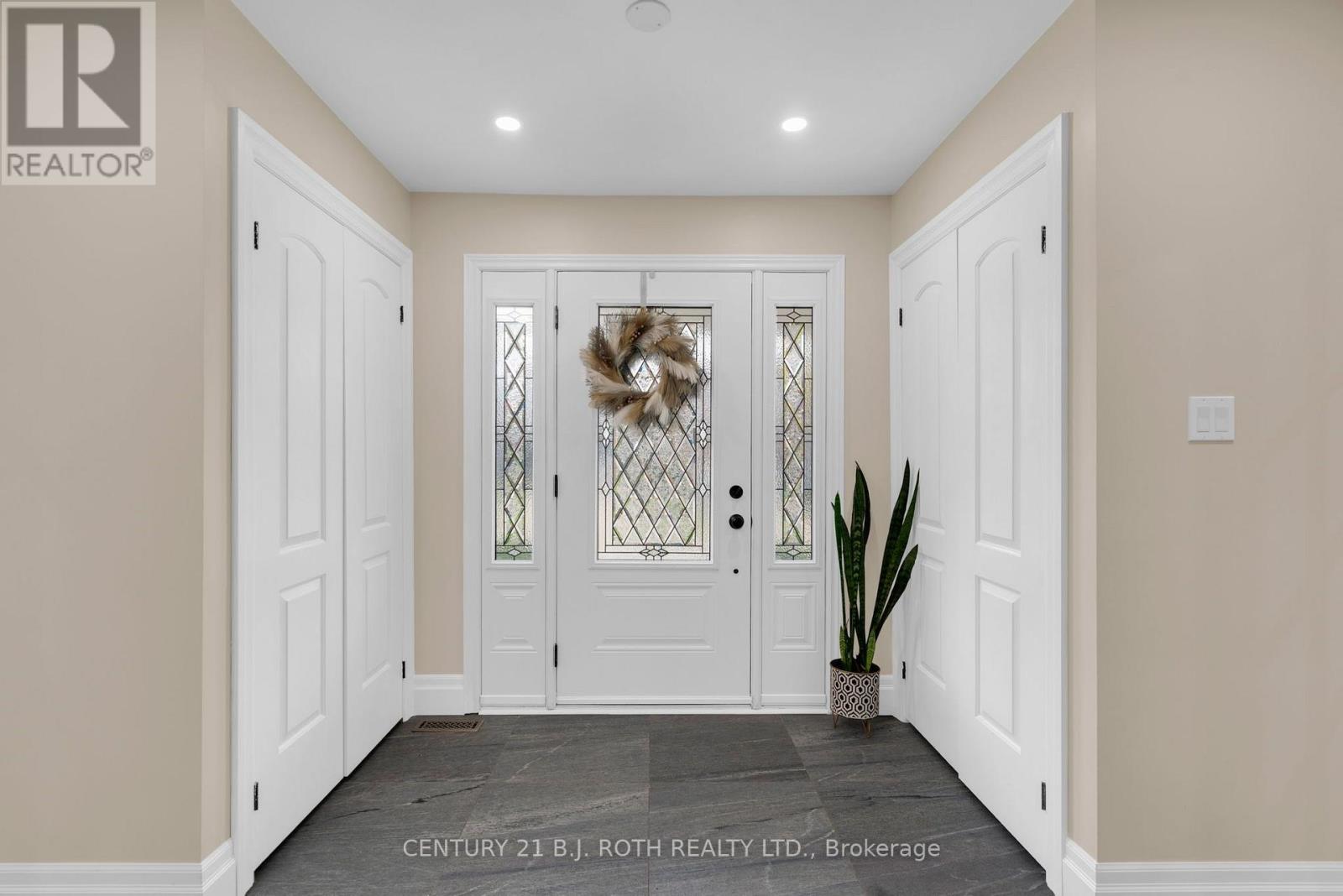 2 BRUSHWOOD CRESCENT