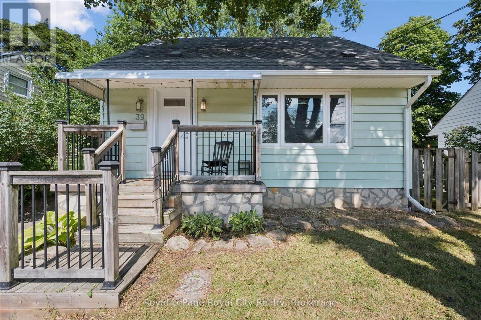 39 RIDGEWOOD AVENUE