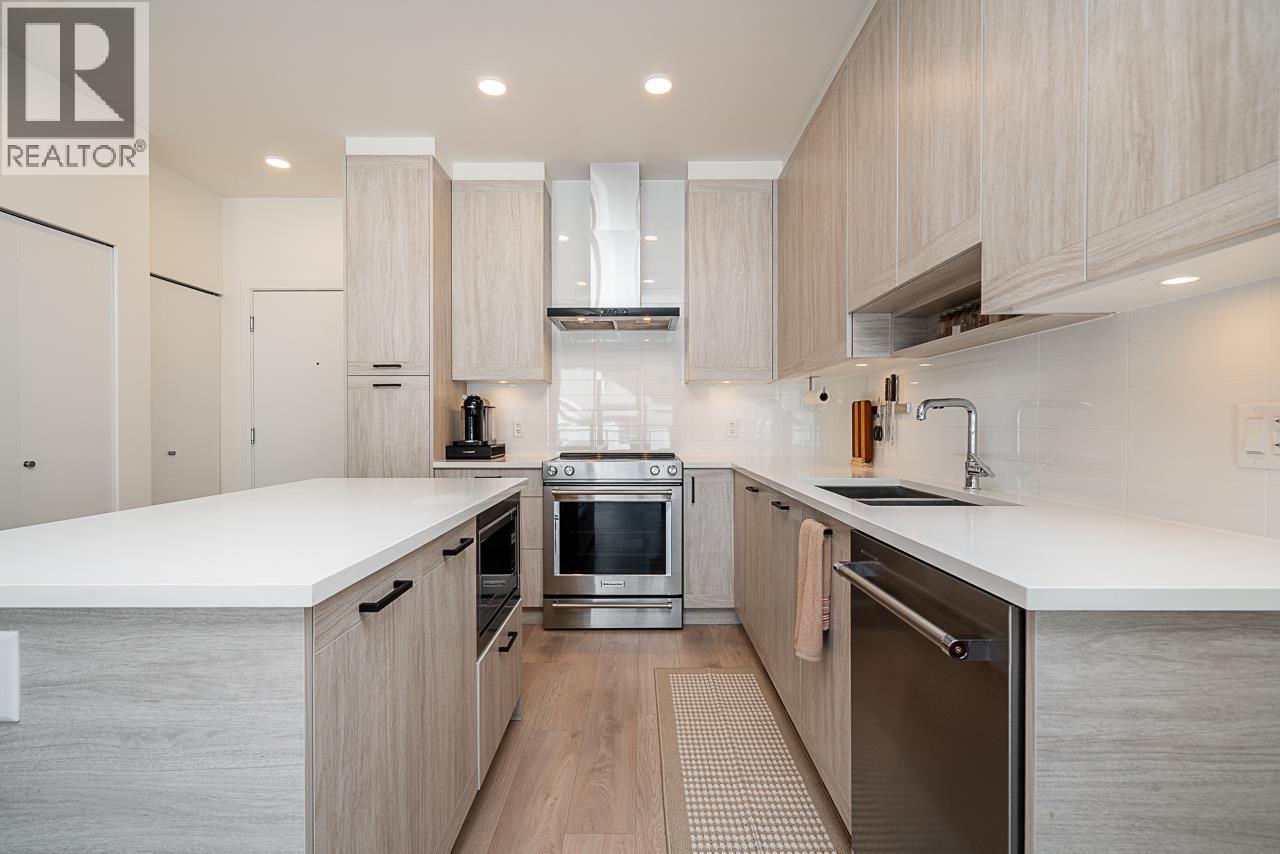 303 7579 16TH STREET