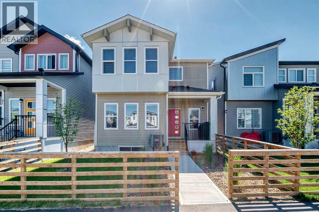 27 Belvedere Point SE