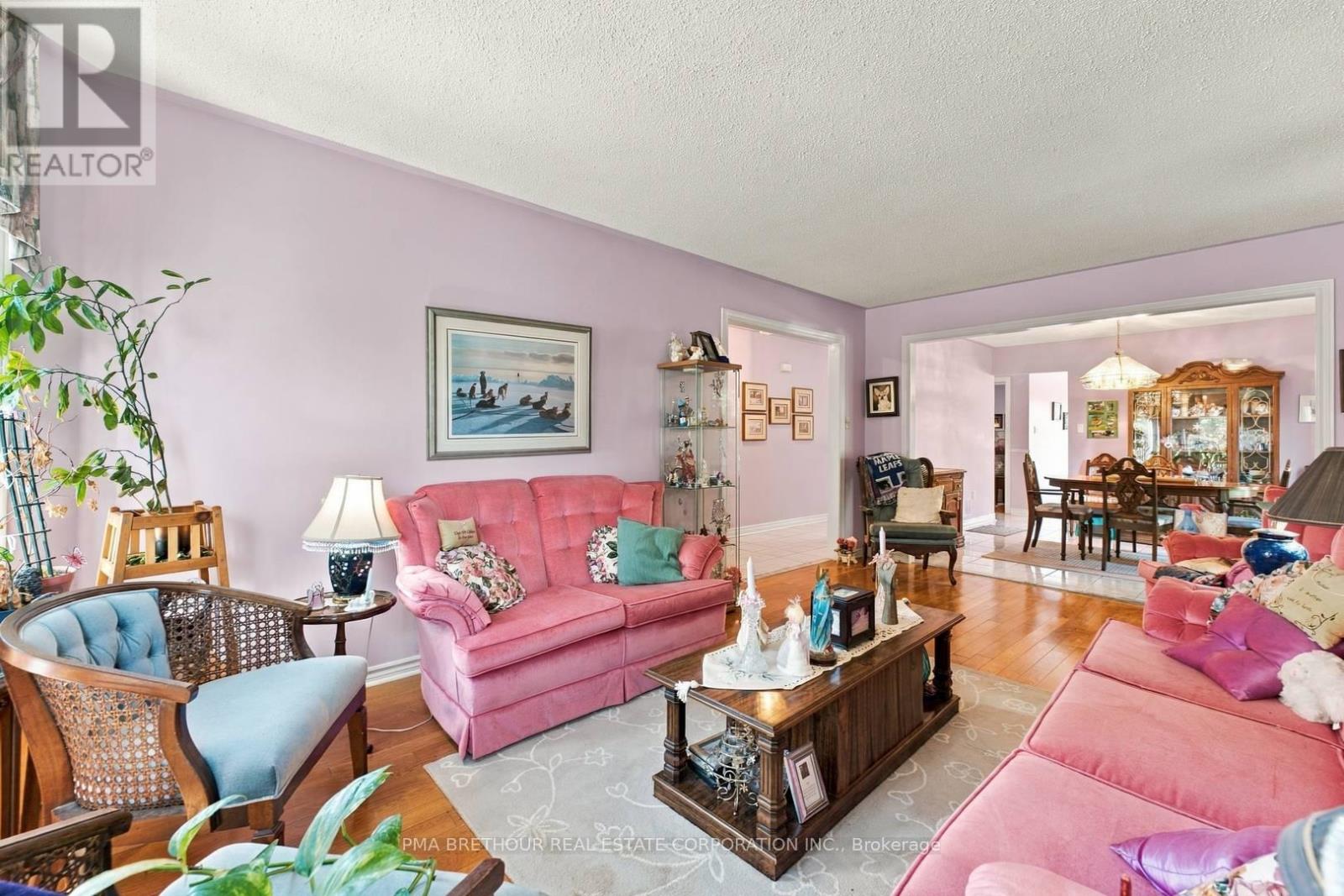 18 DEERGLEN TERRACE