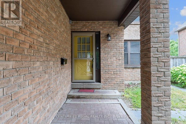 28 Eccles Field Dr, Toronto (Steeles), ON 2