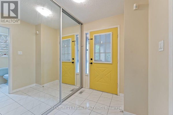 28 Eccles Field Dr, Toronto (Steeles), ON 4
