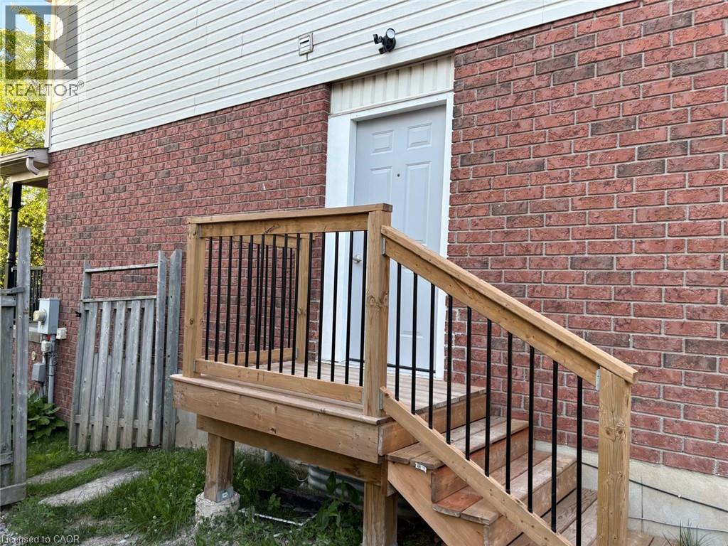 100 MASTERSON Crescent Unit# LOWER
