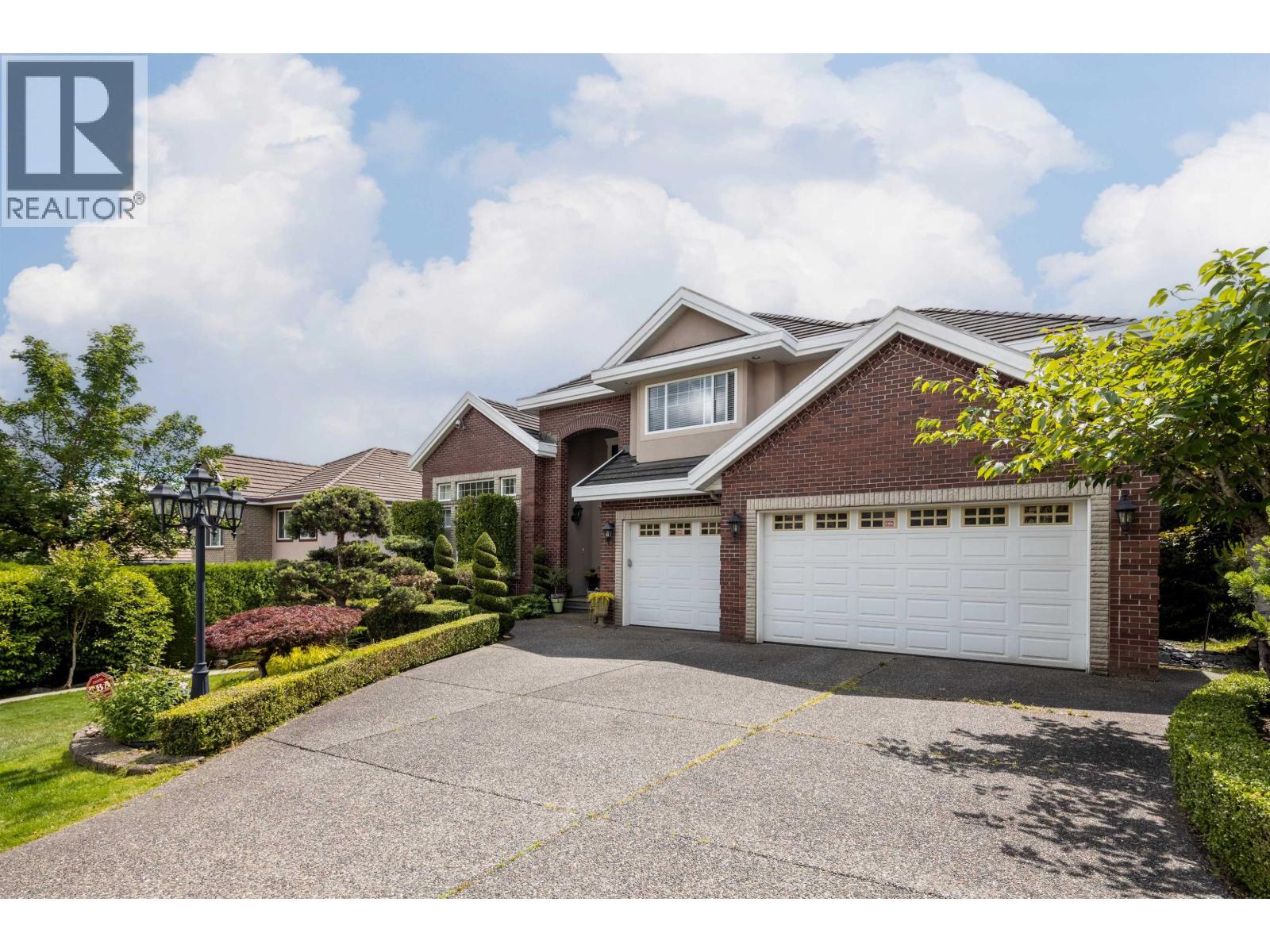 3086 CAROUSEL COURT