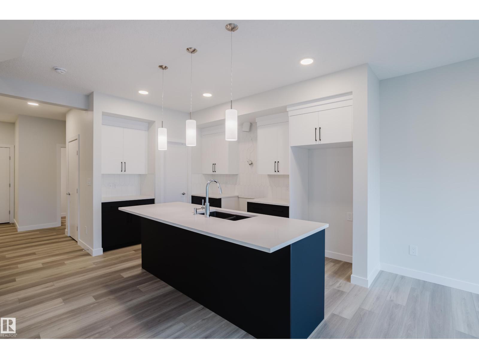18647 19 AV NW