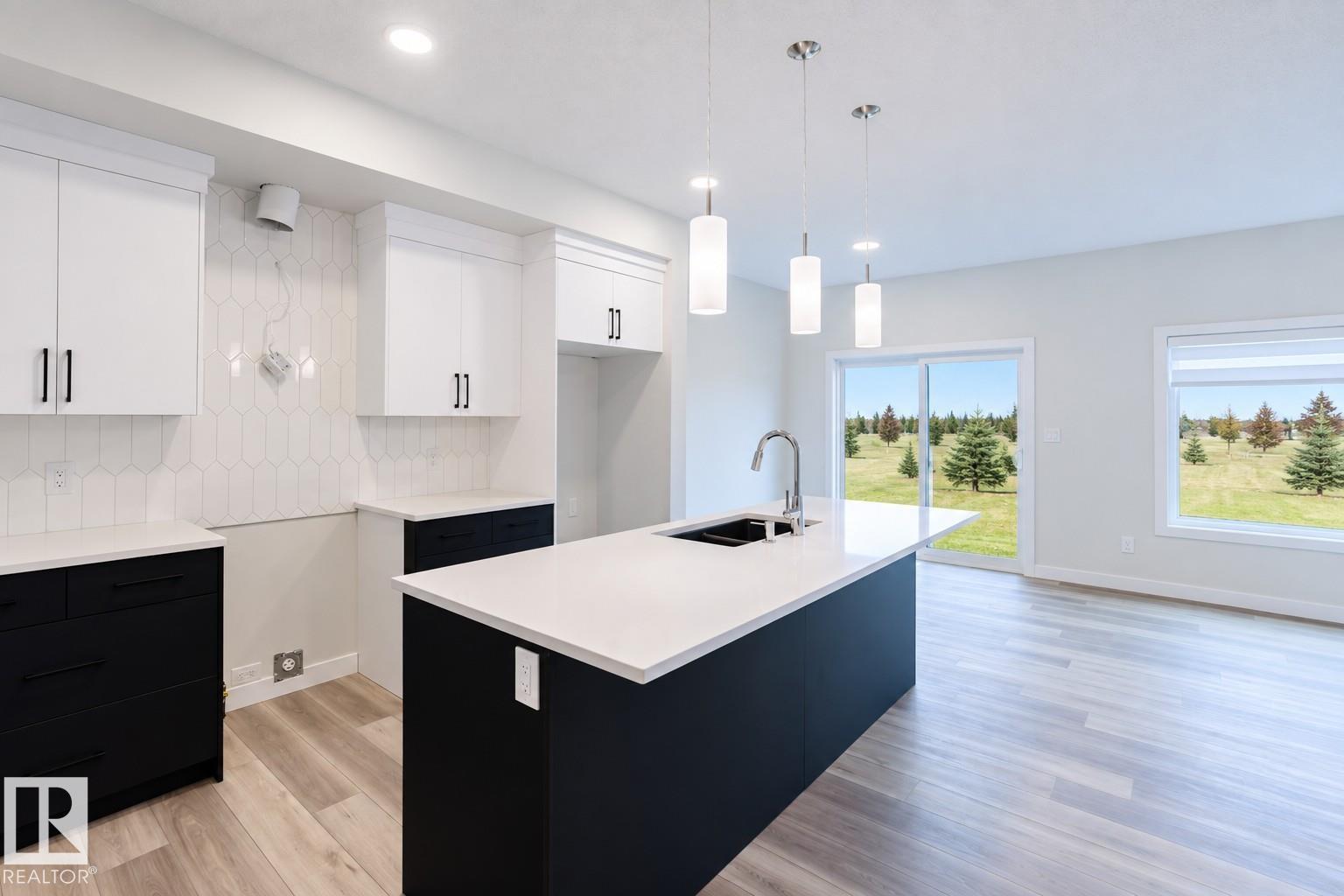 18647 19 AV NW