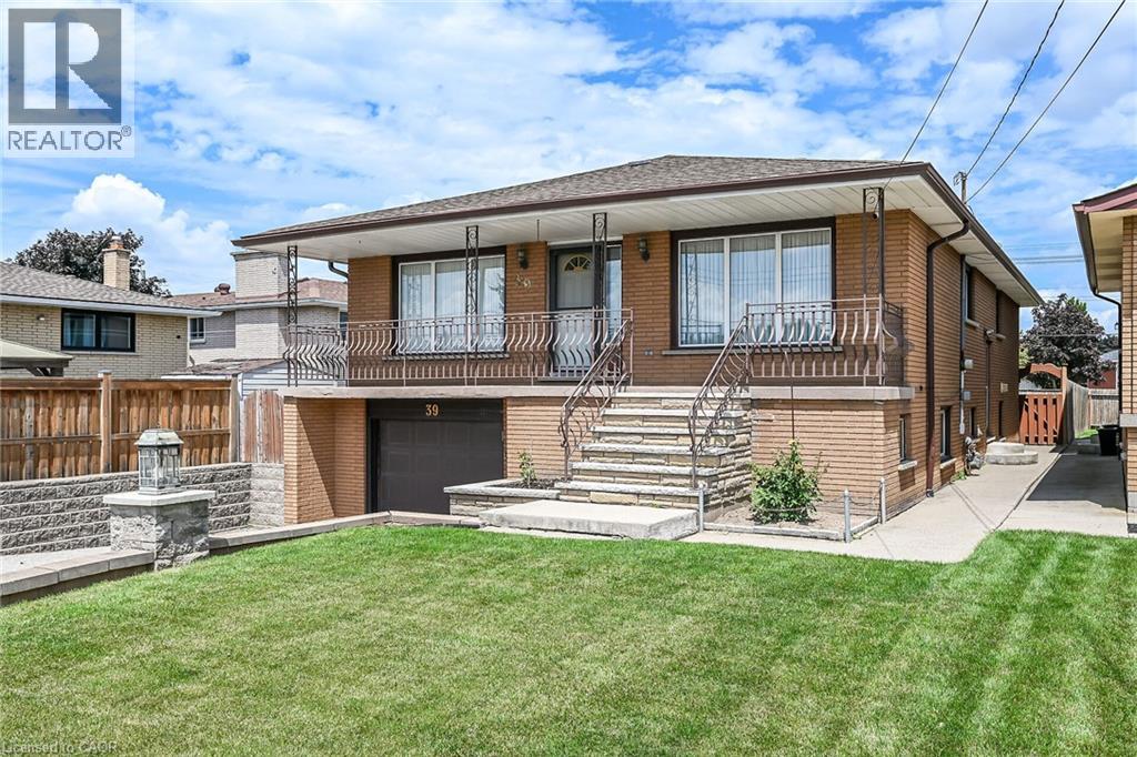 39 ALGONQUIN Court