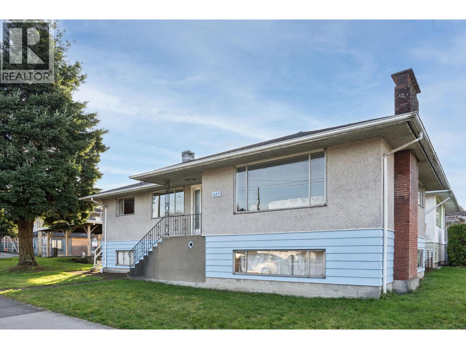 925 NANAIMO STREET
