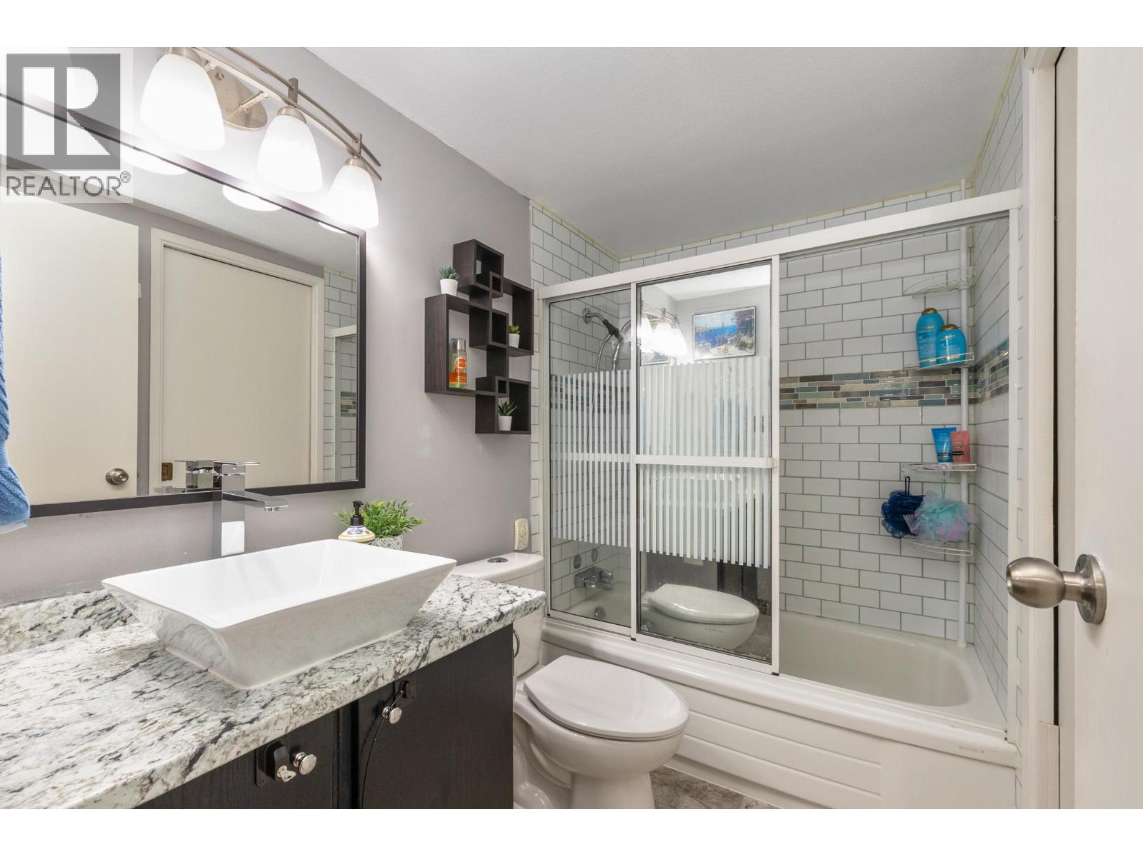 112 6105 KINGSWAY