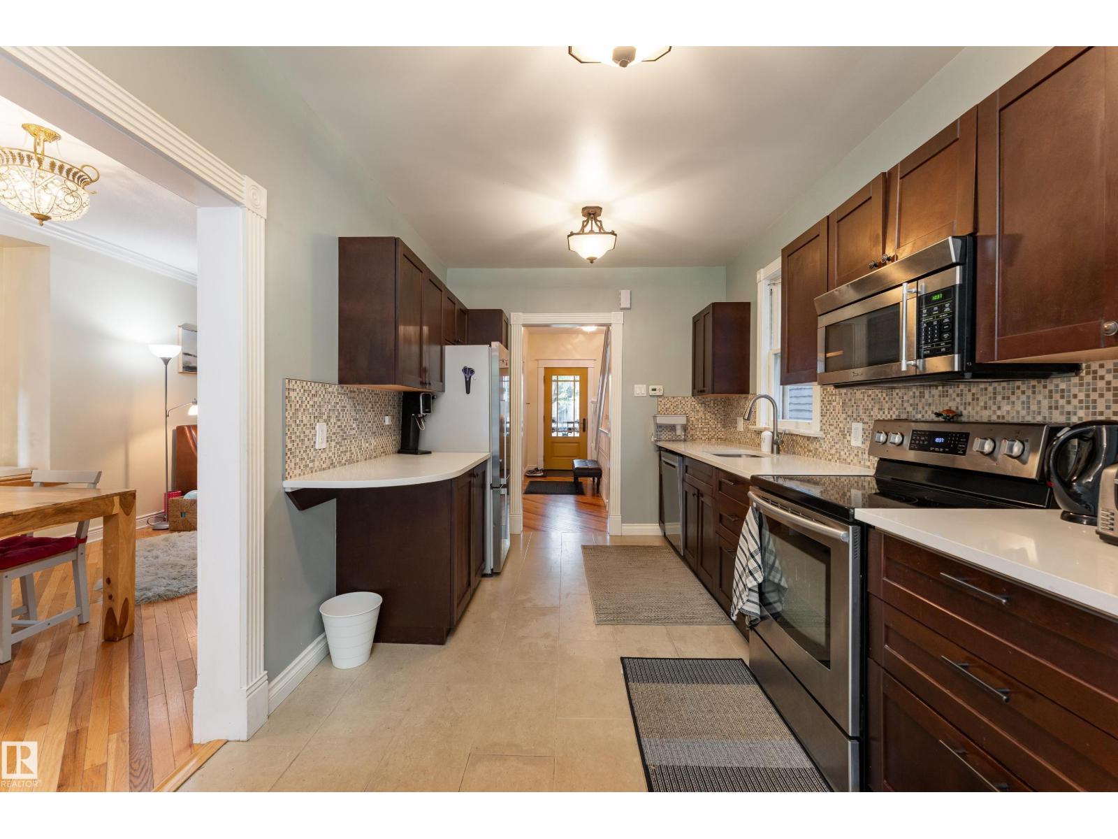 11225 127 ST NW