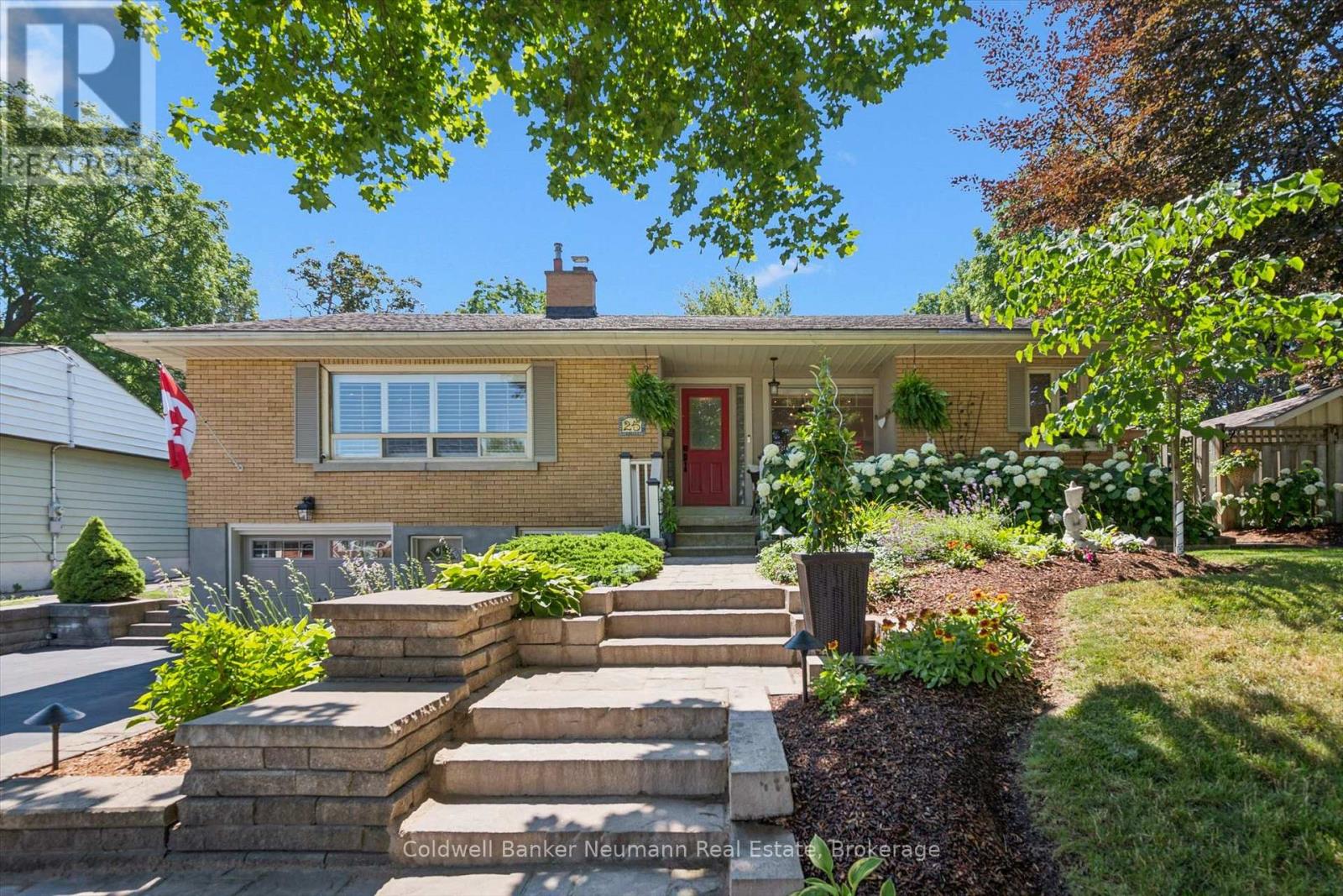 25 BENNETT AVENUE