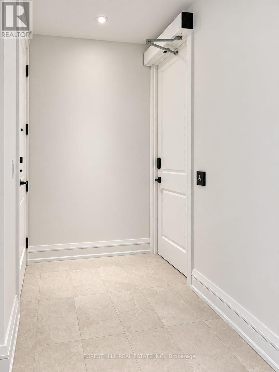 3B - 2010 BATHURST STREET