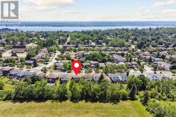 62 Arthur Ave, Barrie (Grove East), ON 2