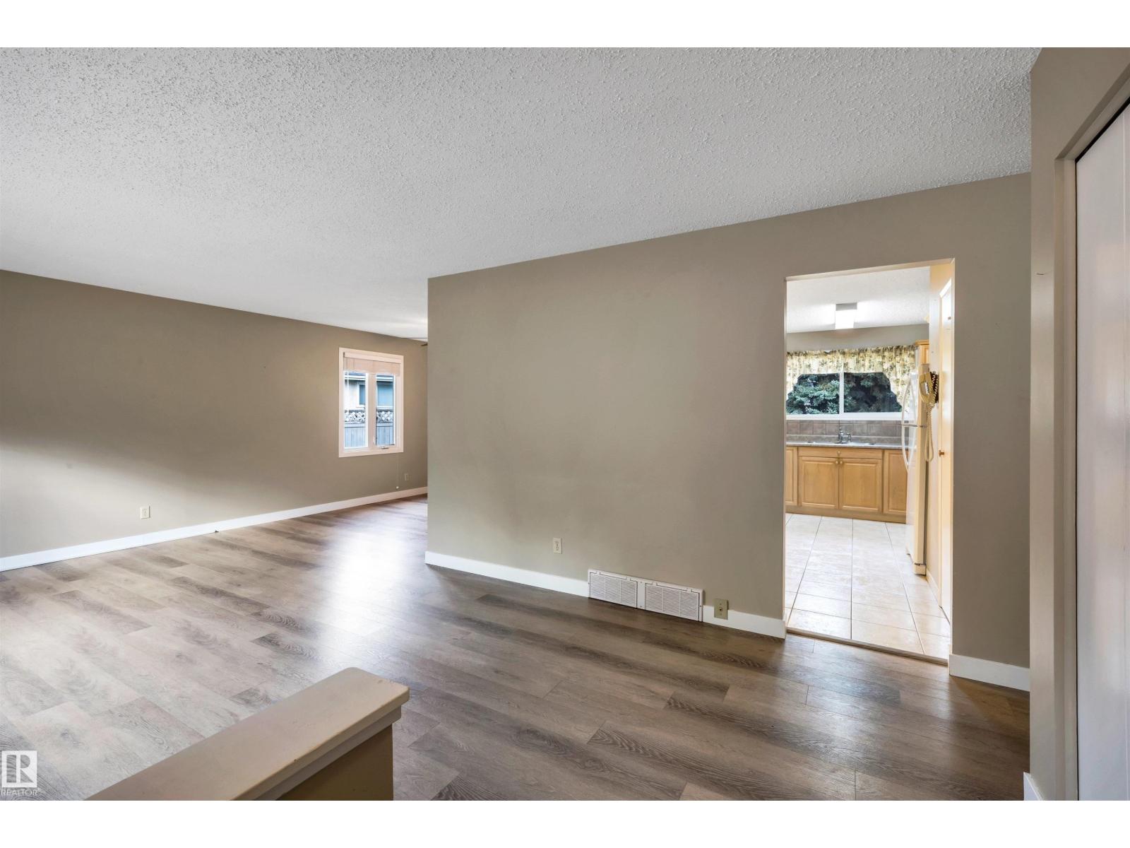 25 Attwood DR