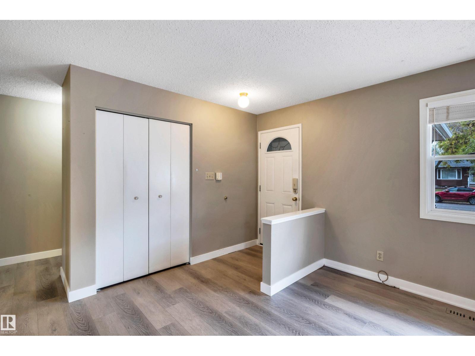 25 Attwood DR