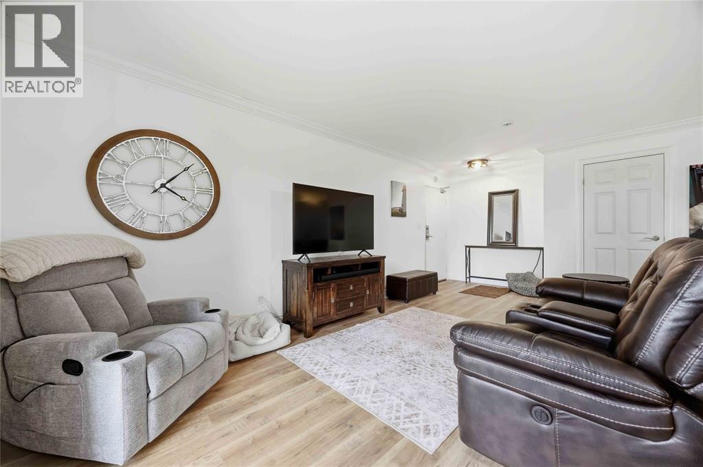 10 Derby LANE Unit# 108
