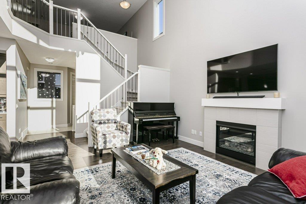 1327 158 ST SW