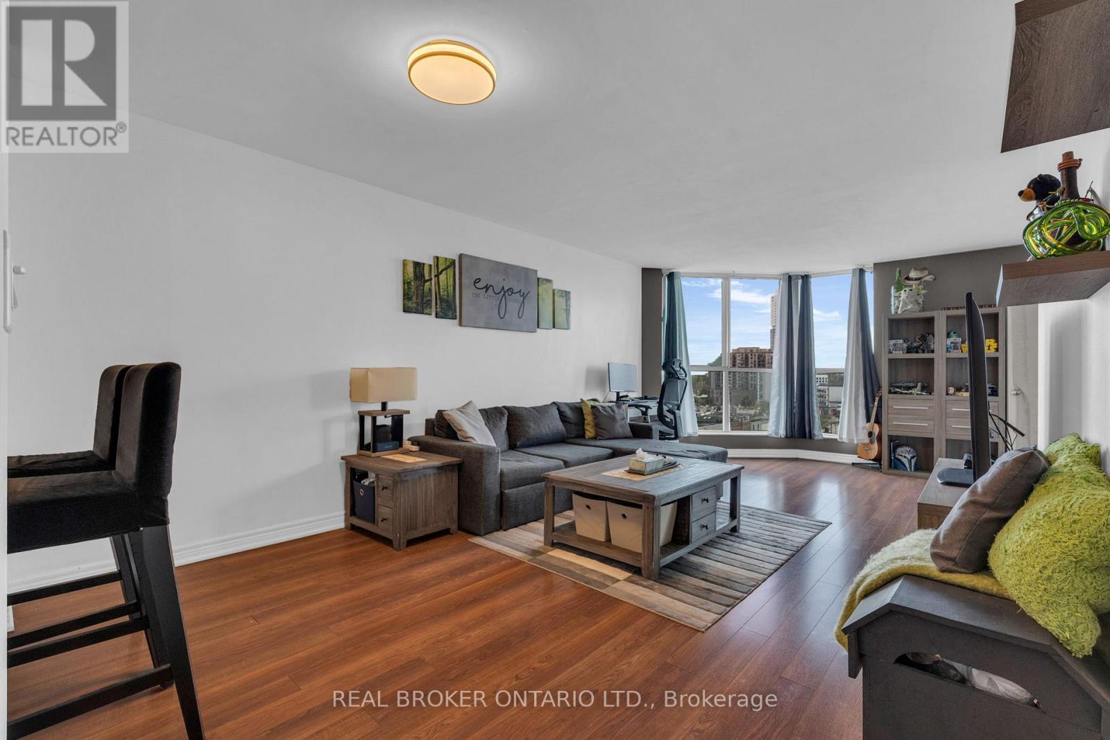 704 - 140 DUNLOP STREET E
