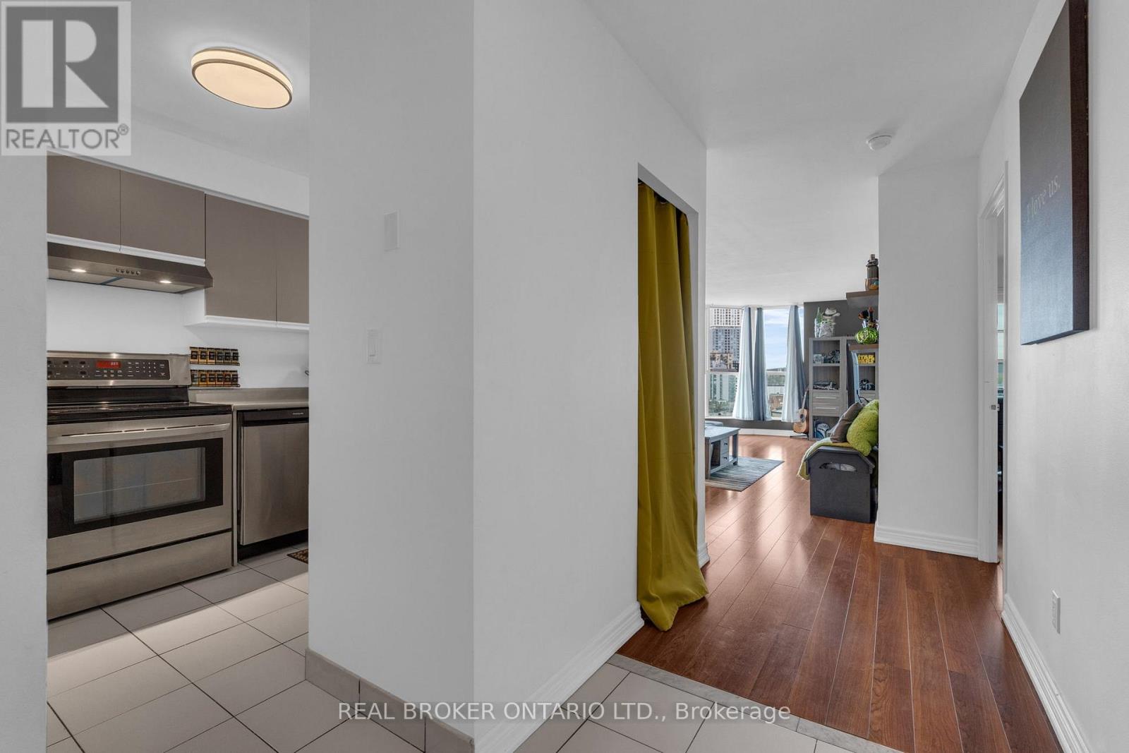 704 - 140 DUNLOP STREET E