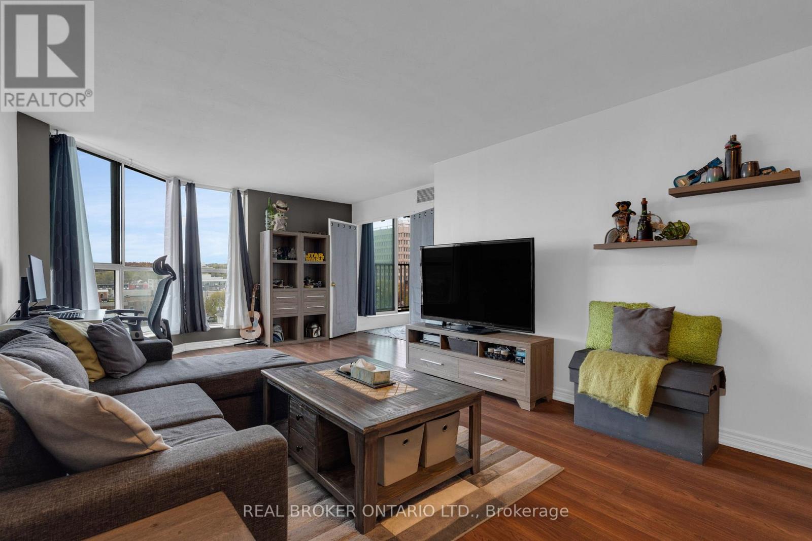 704 - 140 DUNLOP STREET E