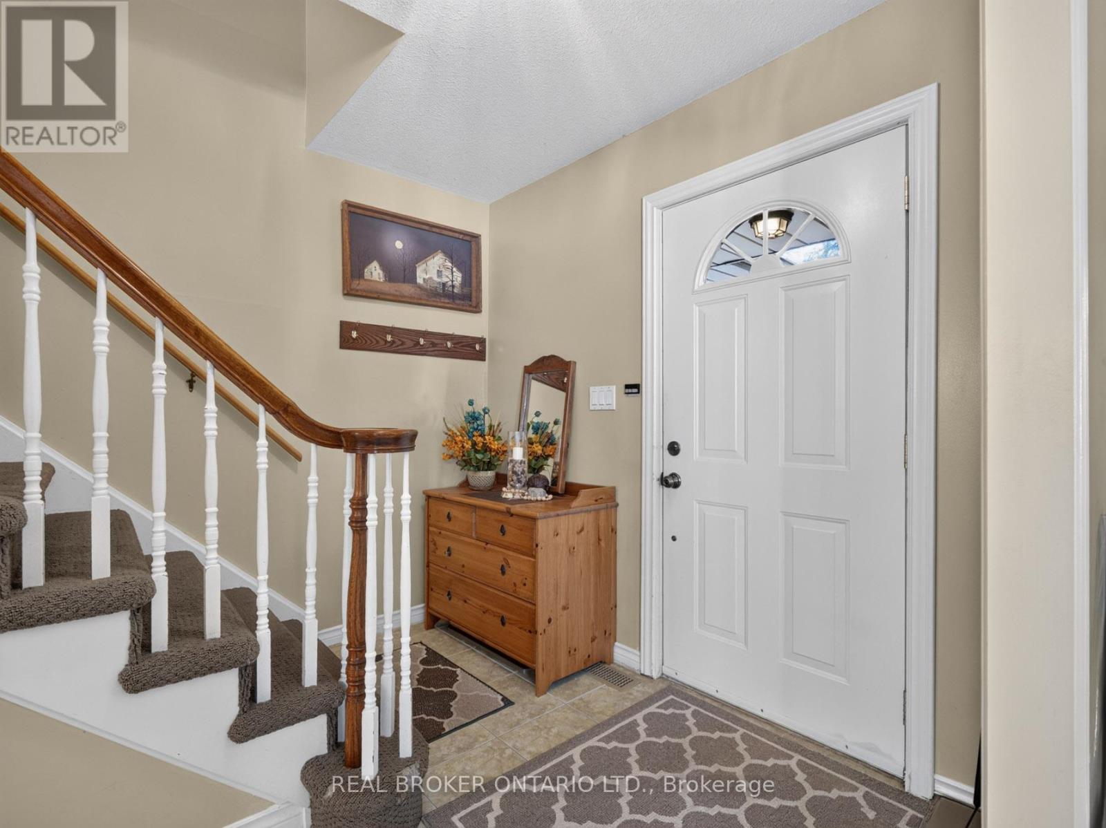 133 LEASIDE DRIVE