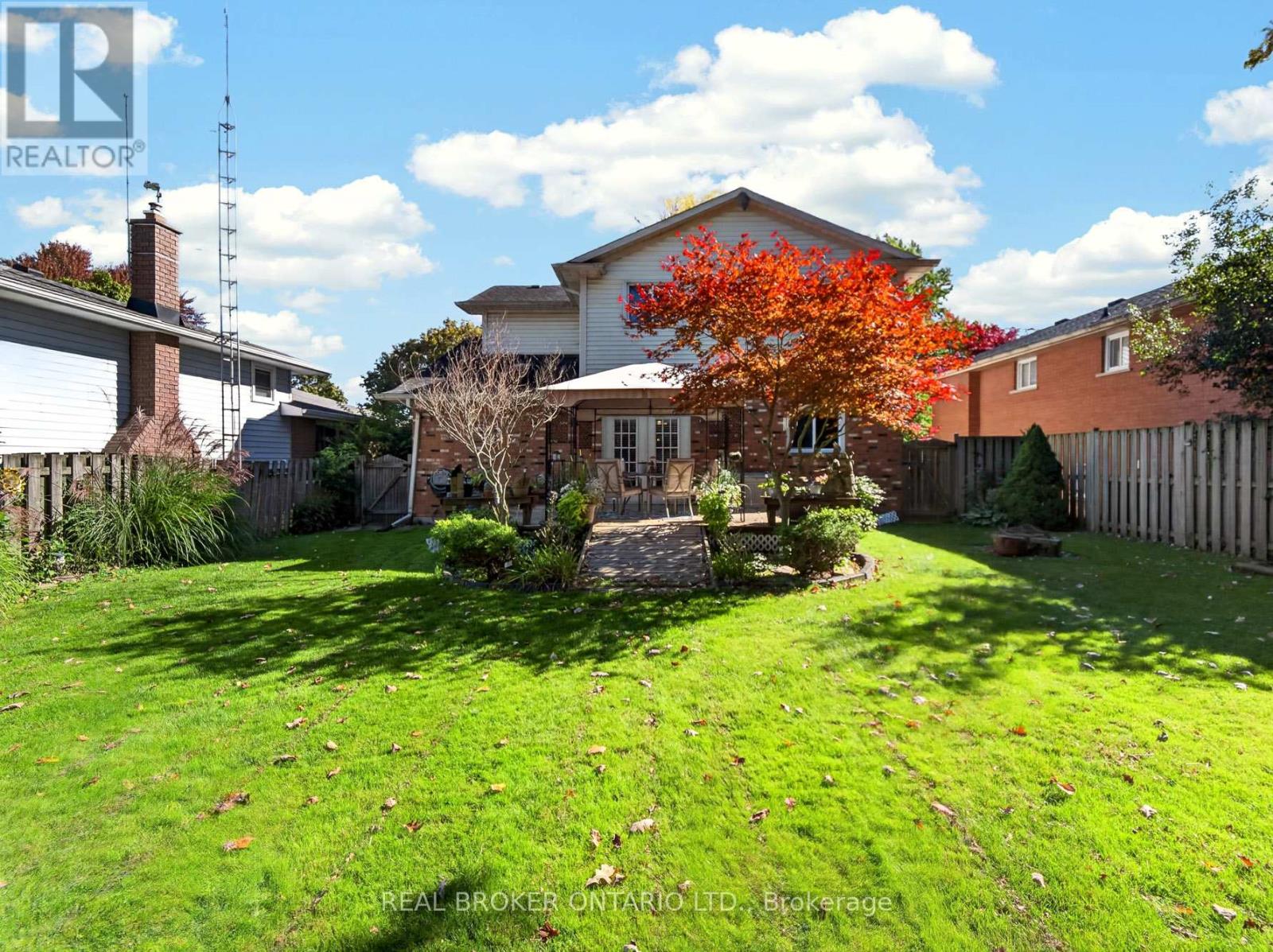 133 LEASIDE DRIVE