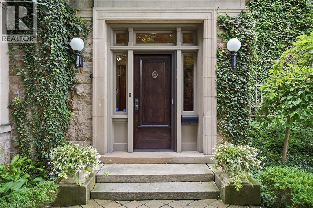 77 CLAREMONT Drive