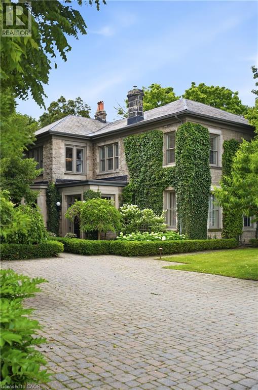77 CLAREMONT Drive
