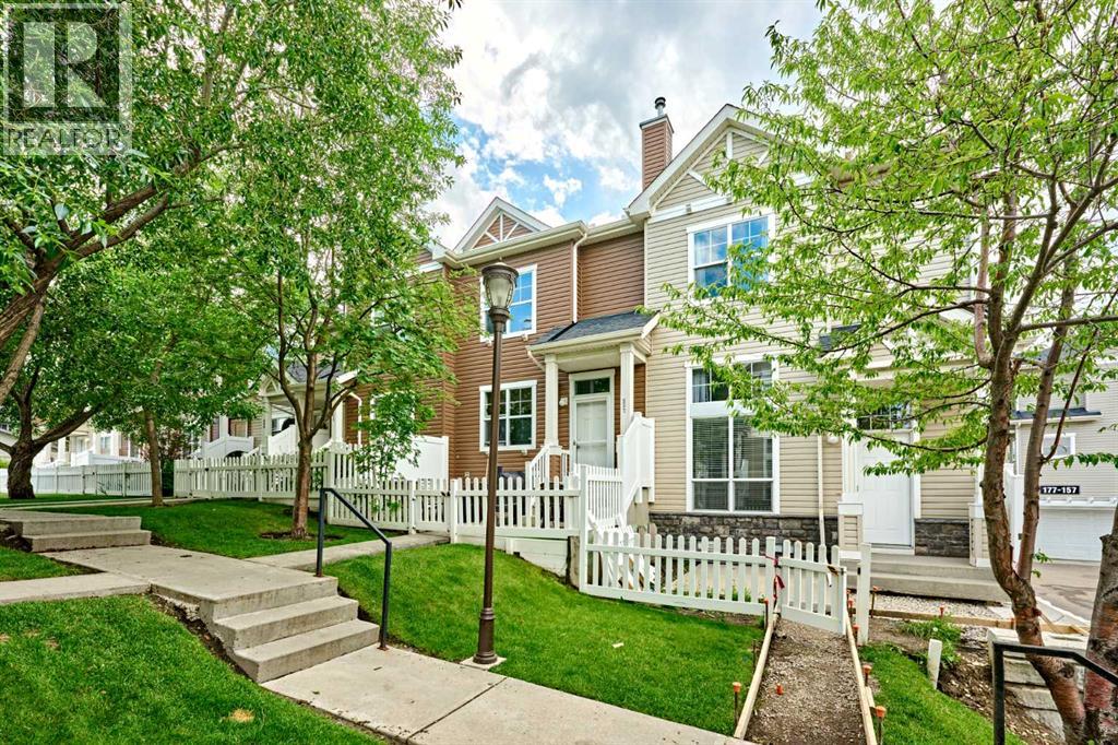 225 ELGIN Gardens SE