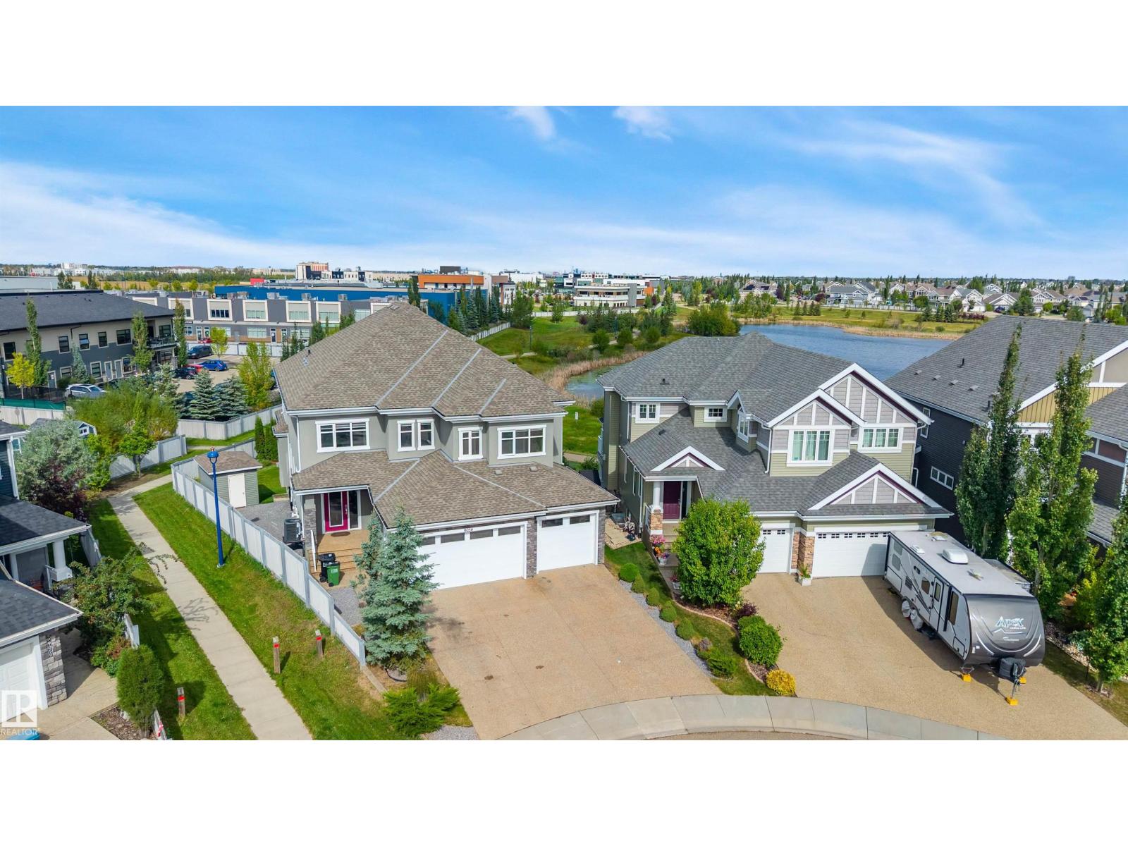 9054 24 AV SW