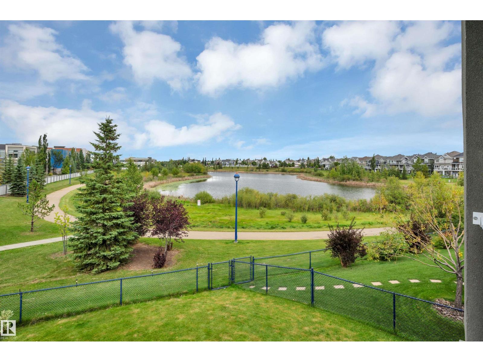 9054 24 AV SW