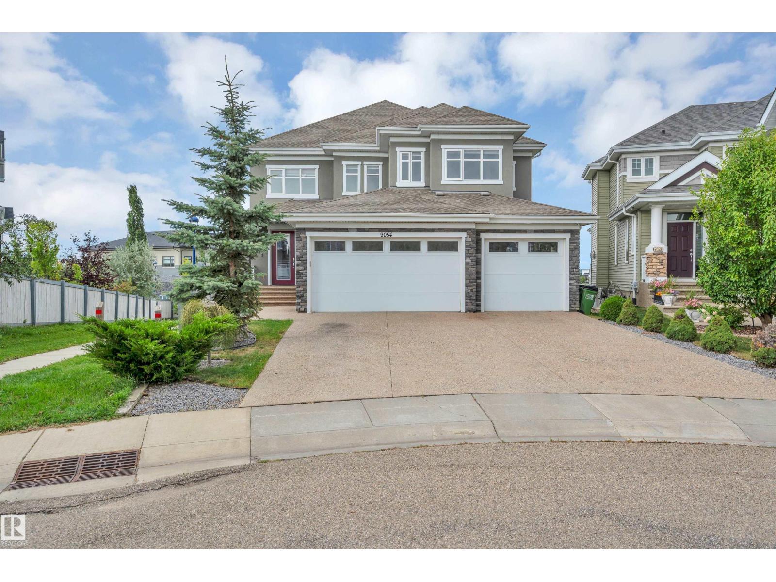 9054 24 AV SW