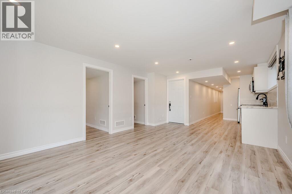 277 DEWDROP Crescent Unit# Lower