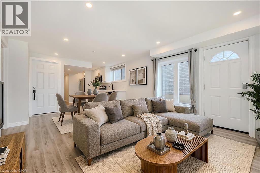 277 DEWDROP Crescent Unit# Lower