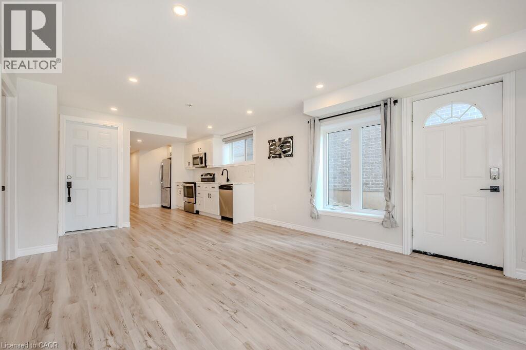 277 DEWDROP Crescent Unit# Lower