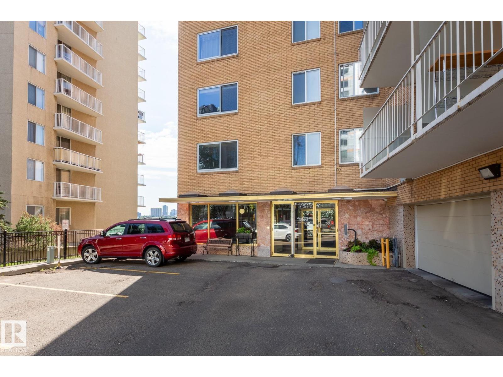 #207 12207 JASPER AV NW